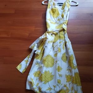 Jessica Howard beautiful dress